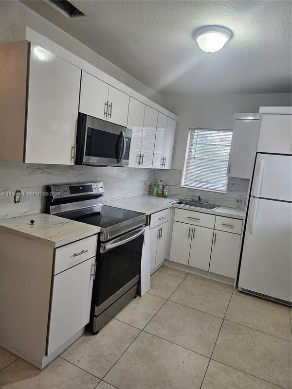 Photo - 2952 NW 5th Ave