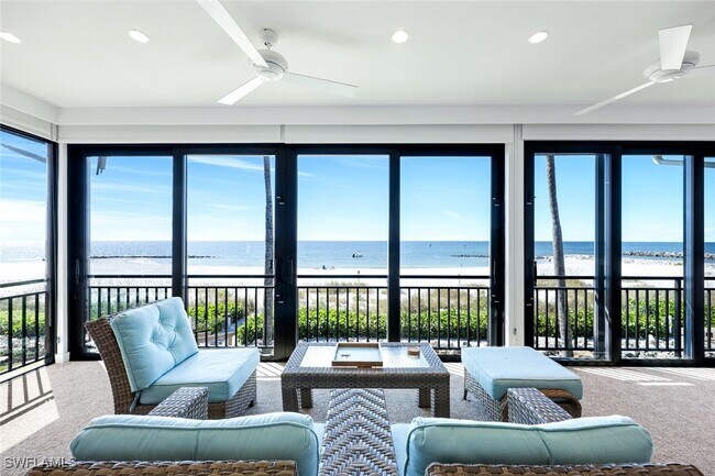 Building Photo - 2211 Gulf Shore Blvd N Unit C4