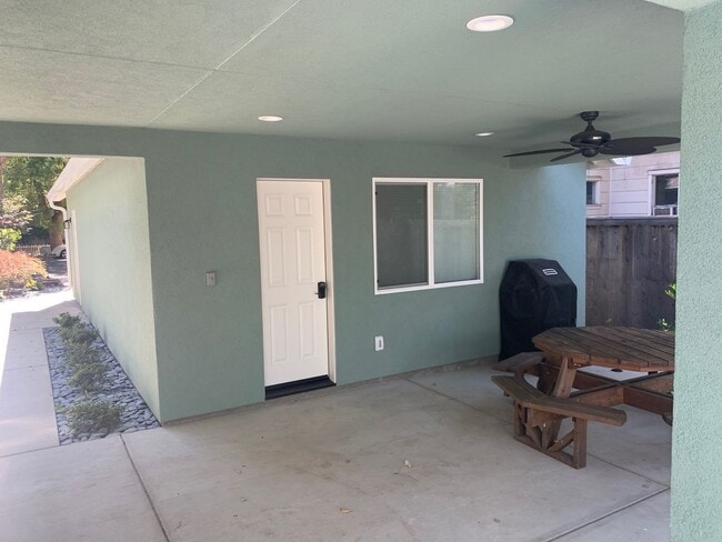 Building Photo - 0721 - 1319/1321 Normal Ave