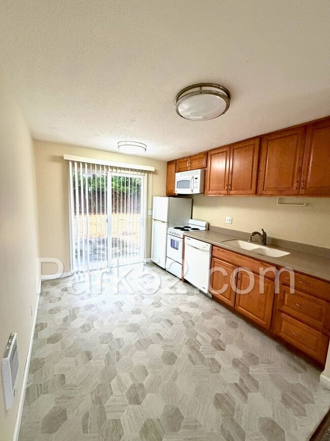 Photo - 1709-1709 Garfield St S Unit 1707