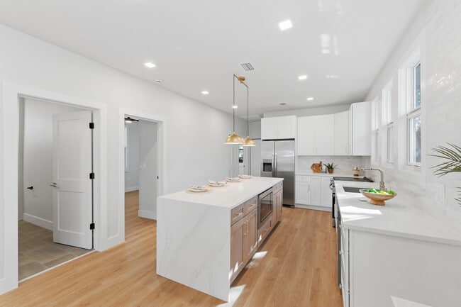 Photo - 309 E Selma Ave