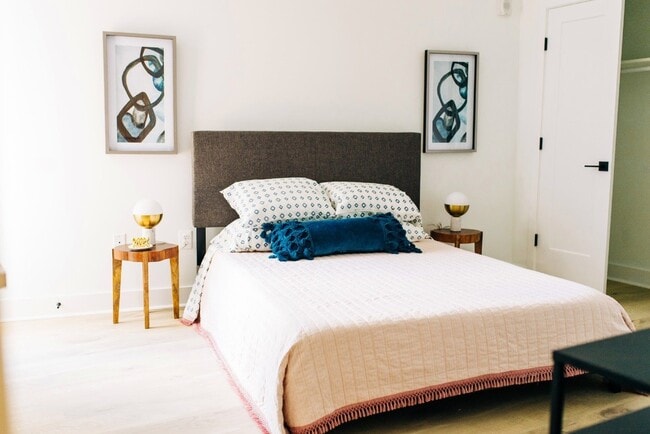 Photo - 1702 Light St Unidad 302
