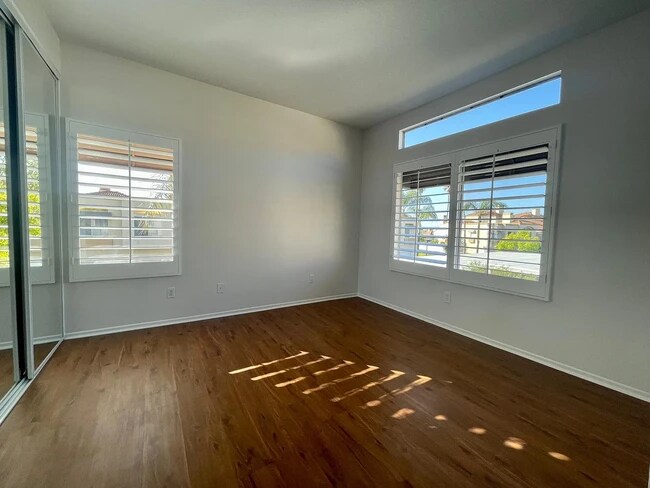 Photo - 24986 Los Alamos