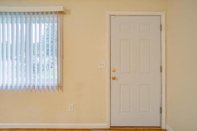 Photo - 13817 NE 35th Cir