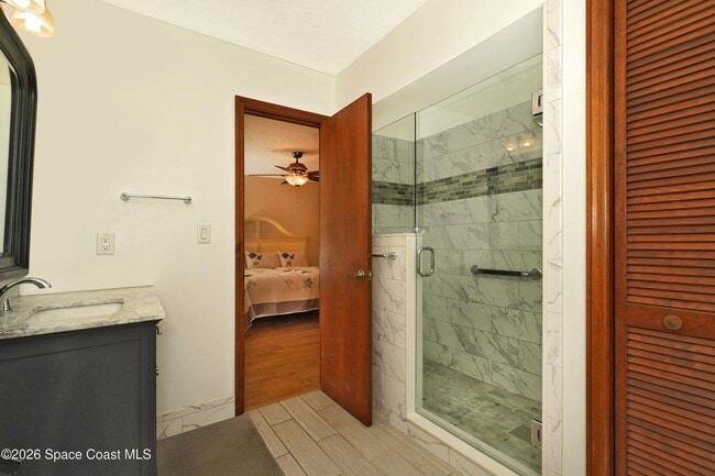 Photo - 670 Kings Way