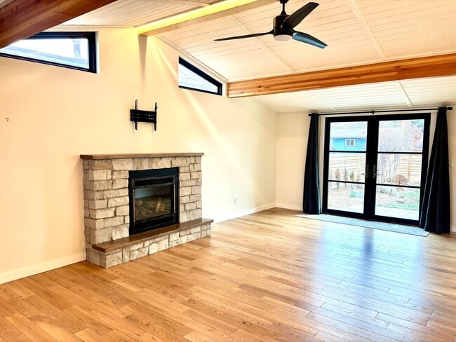 Photo - Spacious House. Expansive Lot. Prime Location