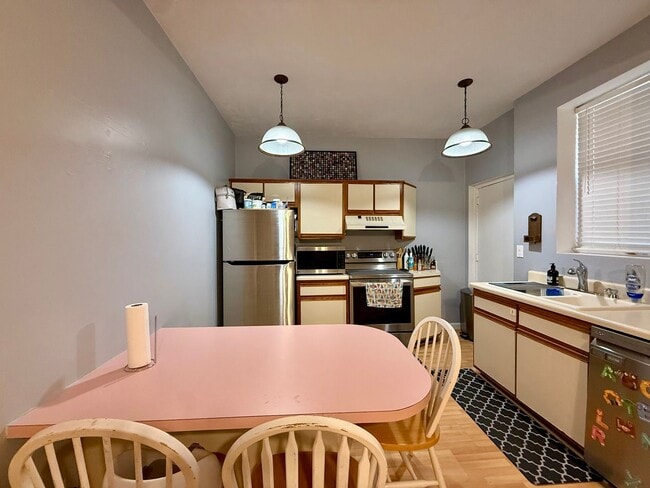 Photo - Charming 2-bedroom, 1-bath condo in the heart of Ghent