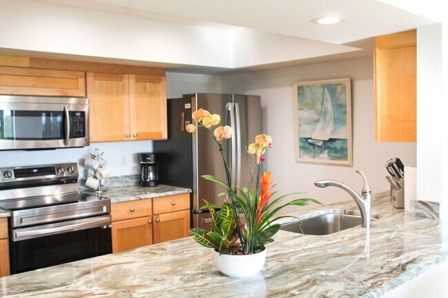 1616 Ocean Dr Unit 104