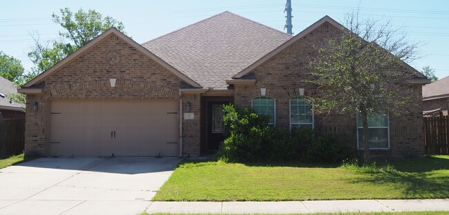 3 Bed 2 Bath in Denton - 3 Bed 2 Bath in Denton House