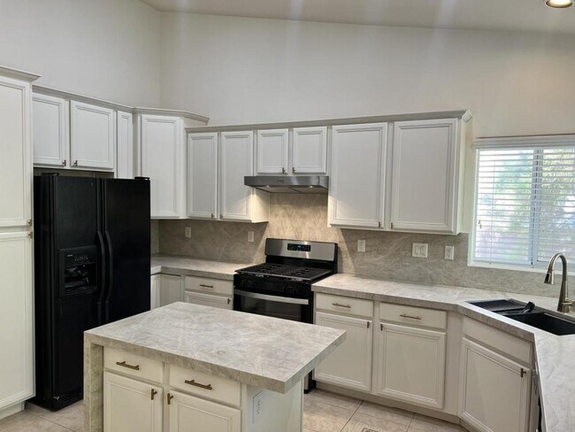 Photo - 11736 Hugana Pl