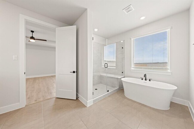 Photo - 309 E Luna Blue Ln
