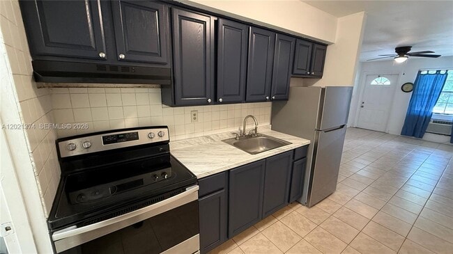 Building Photo - 4940 SW 28th Terrace Unit S