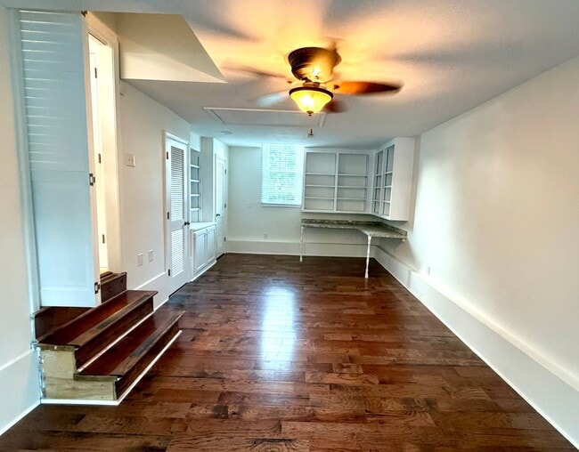 Photo - 302 Rolling Acres Dr