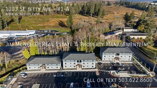 Building Photo - 1303 SE Jetty Ave Unit #1-A