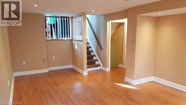 Photo - 486B KINGSCOURT Drive