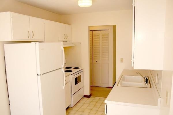 Photo - Willow Court Apartments