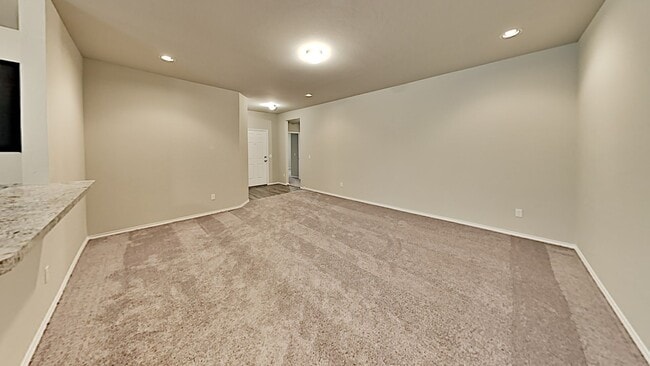 Photo - Very nice 3 Bedroom 2 Bath Home in Yukon S...