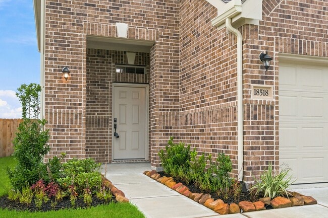 Photo - 18518 Karlynn St