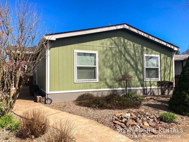 Photo - 1313 Bramblewood Ln