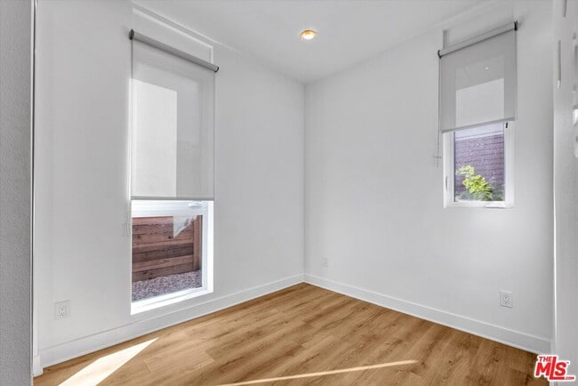 Photo - 4525 St Elmo Dr Unidad 4523 1/2