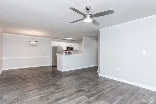 2BR, 2BA - 1,130 SF