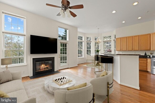 Photo - 11201 Woodglen Dr