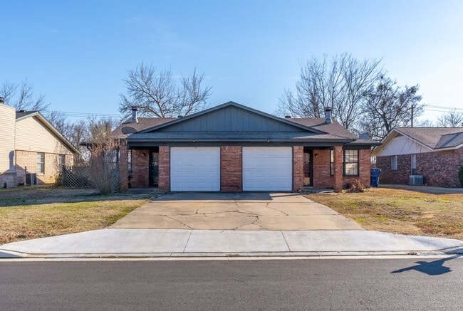 Building Photo - 6824-6826 Jackson Duplex Unit 6826 Jackson St. Rental
