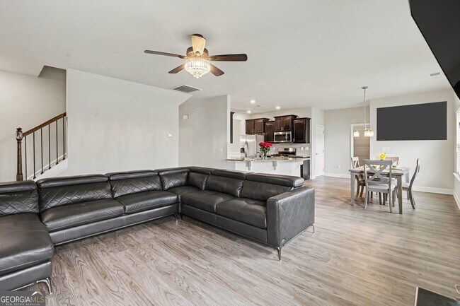 Photo - 837 Everleigh Ct