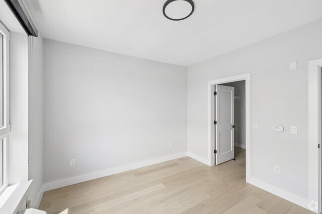 2BR, 2BA - 1060SF - Primary Bedroom