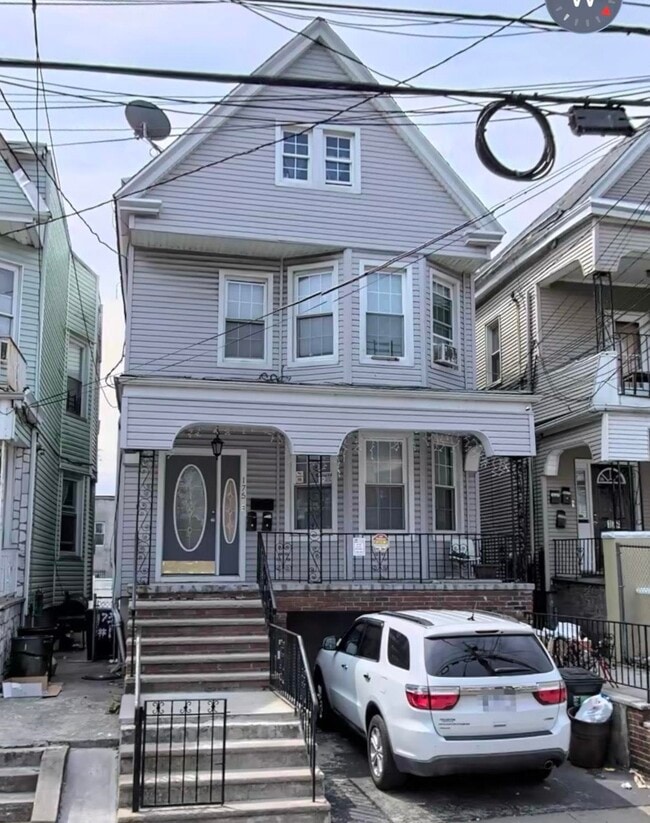 Building Photo - 175 Wegman Pkwy Unit 2