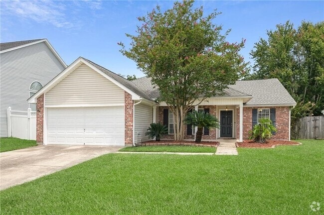 Building Photo - 1032 Sterling Oaks Blvd Rental