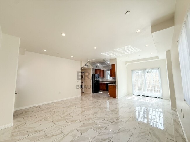 Building Photo - 1423 Franklin St Unit 1