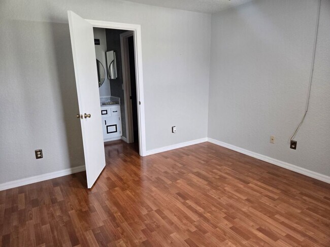 4870 SW 147 Loop