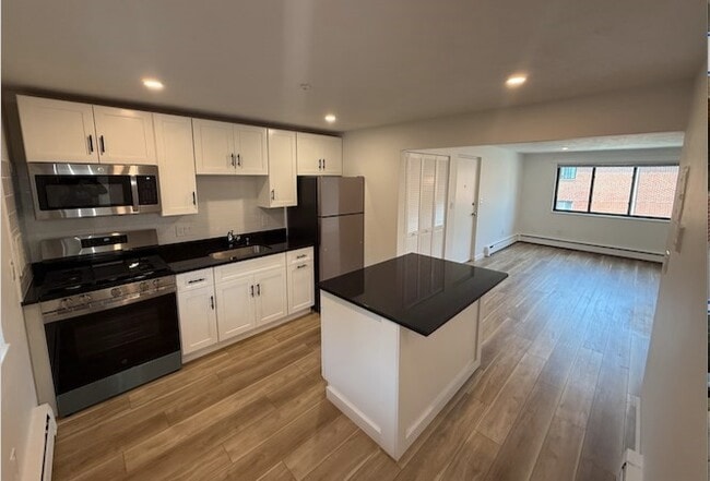 Building Photo - 10 Colonial Dr Unit 4B Rental