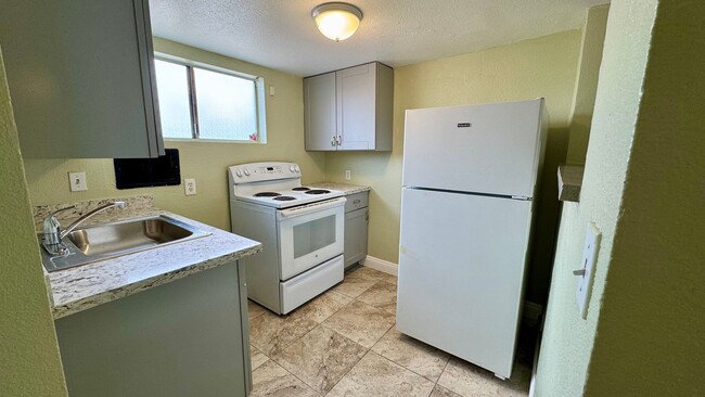 Renovated 1-bedroom attached studio with p... - Renovated 1-bedroom attached studio with p... Condo