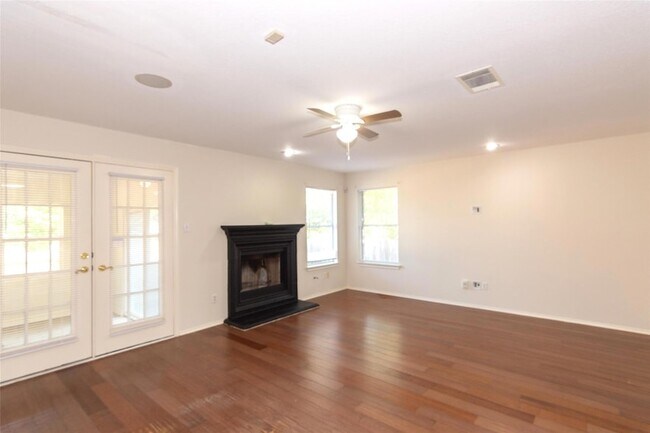 2321 Friarcreek Loop
