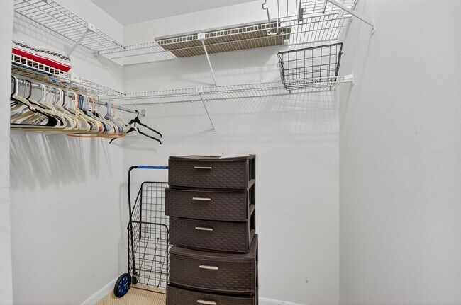 Photo - 5280 Nesting Way