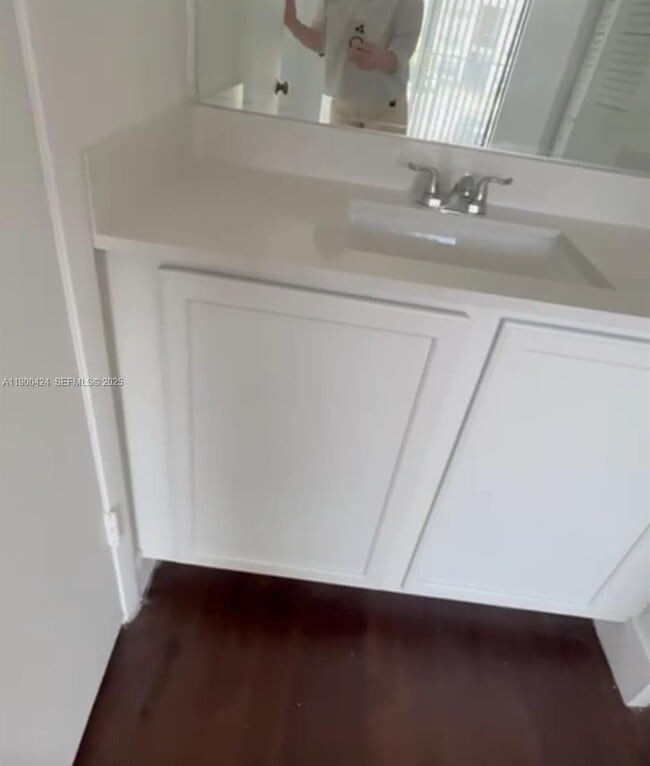 Photo - 714 Executive Center Dr Unit 25