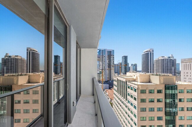 Photo - 501 NE 1st Ave Unidad SI ID1496920P