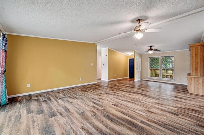 Photo - 241 Glenwood Dr