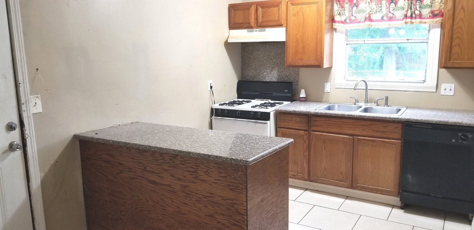 Photo - 4515 White Rock St