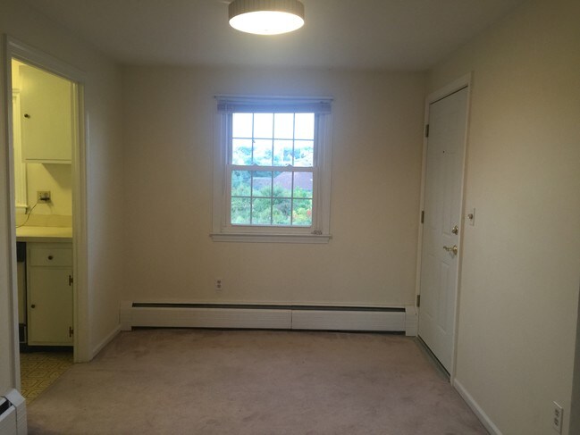Dining Room - 41 Brewster Rd Unit C