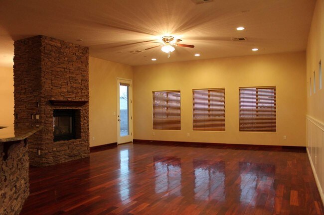 Photo - 5584 Hawley Ct