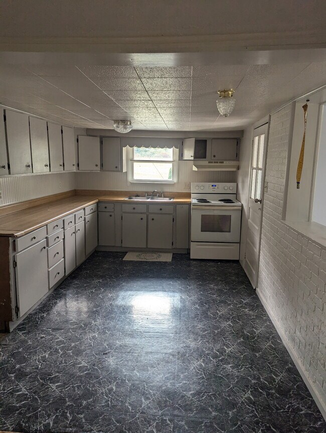 Photo - 2353 Little Georgetown Rd