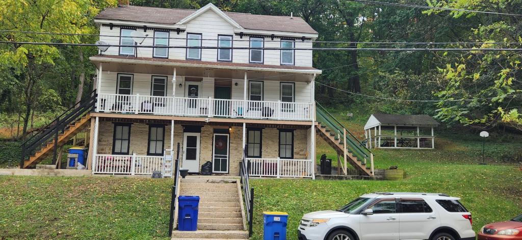 Photo - 1523 S George St
