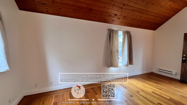 Photo - Quaint cottage with hardwood floors, private entrance and patio, surrounded by lush gardens!