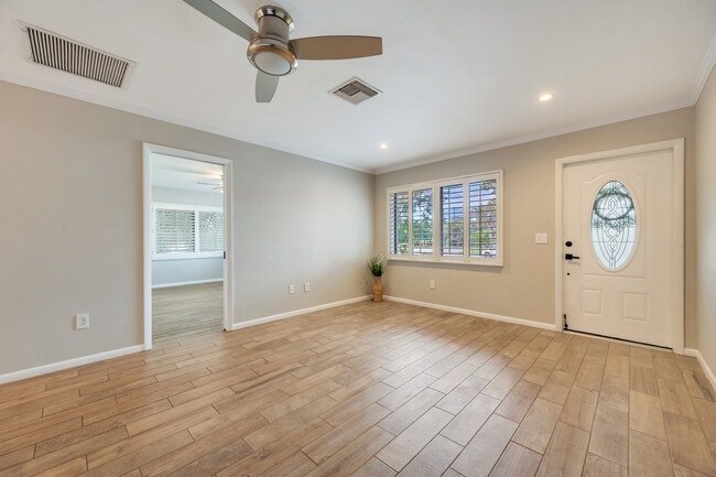 Photo - 1759 Azalea Ln