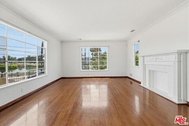 Photo - 2919 Maxwell St