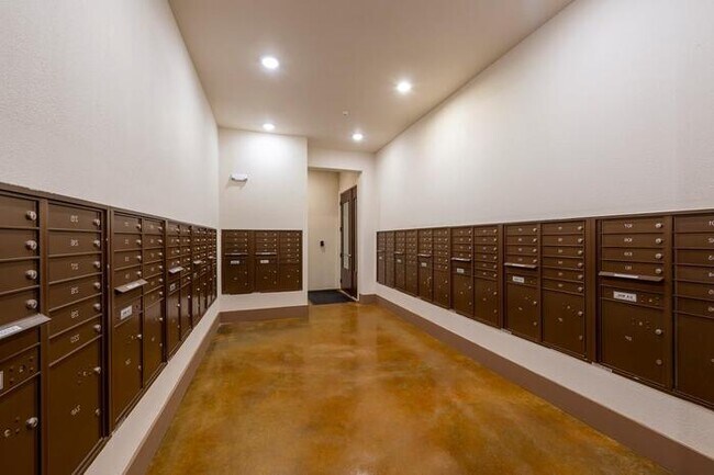 Photo - 2302 Ladbrook Dr Unidad b3