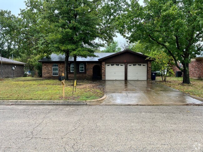 Building Photo - 3216 Hummingbird Ln Rental